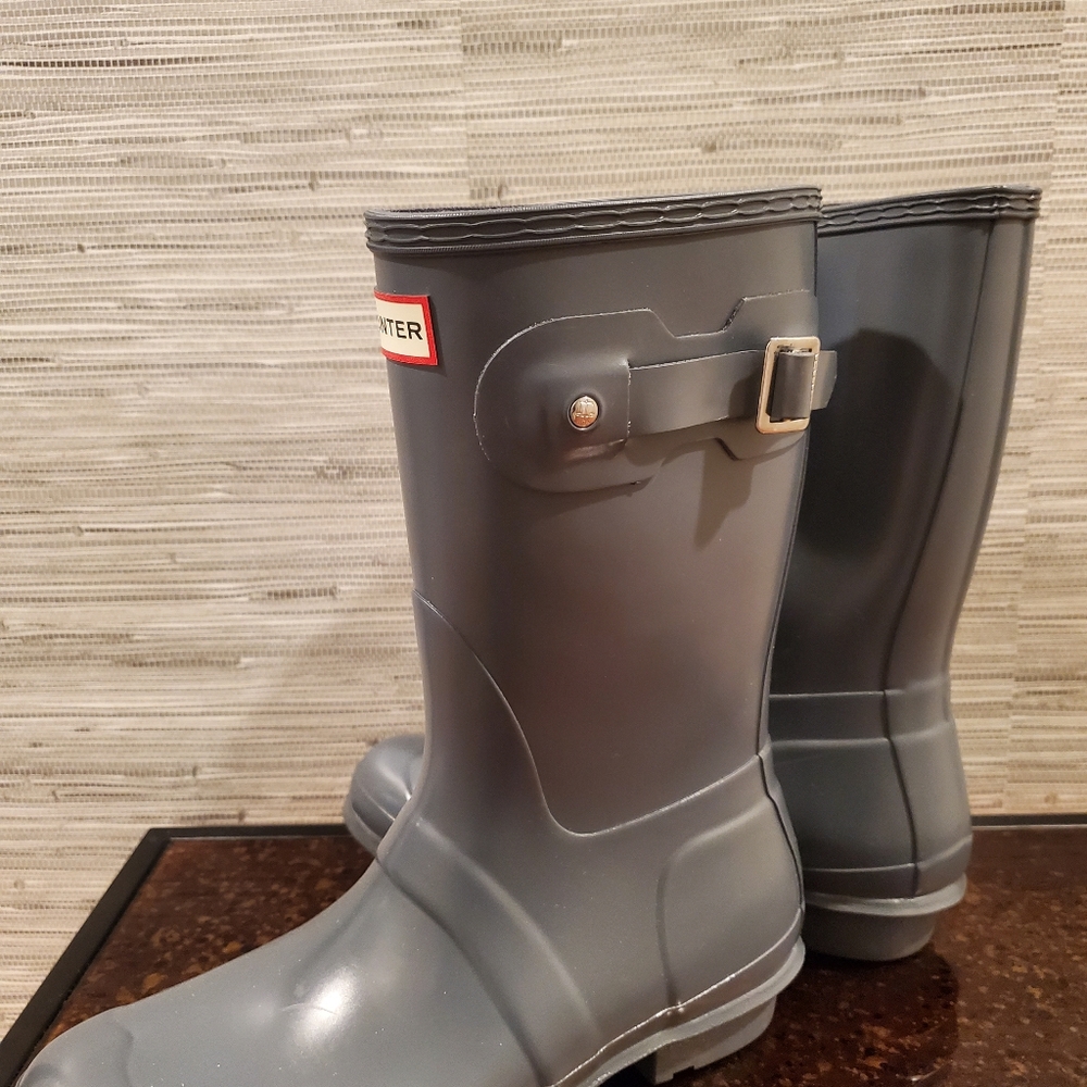 HUNTER Original Grey Short Gloss Boots - Picture 12 of 12